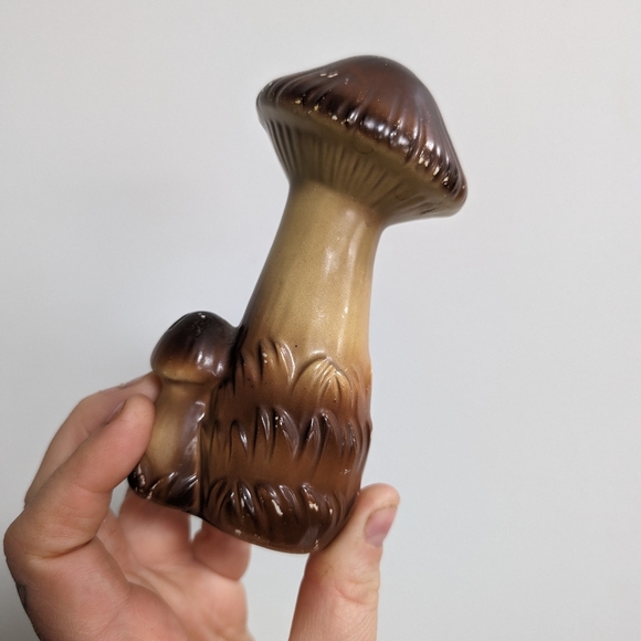 Vintage mushroom shakers - Picture 6 of 7